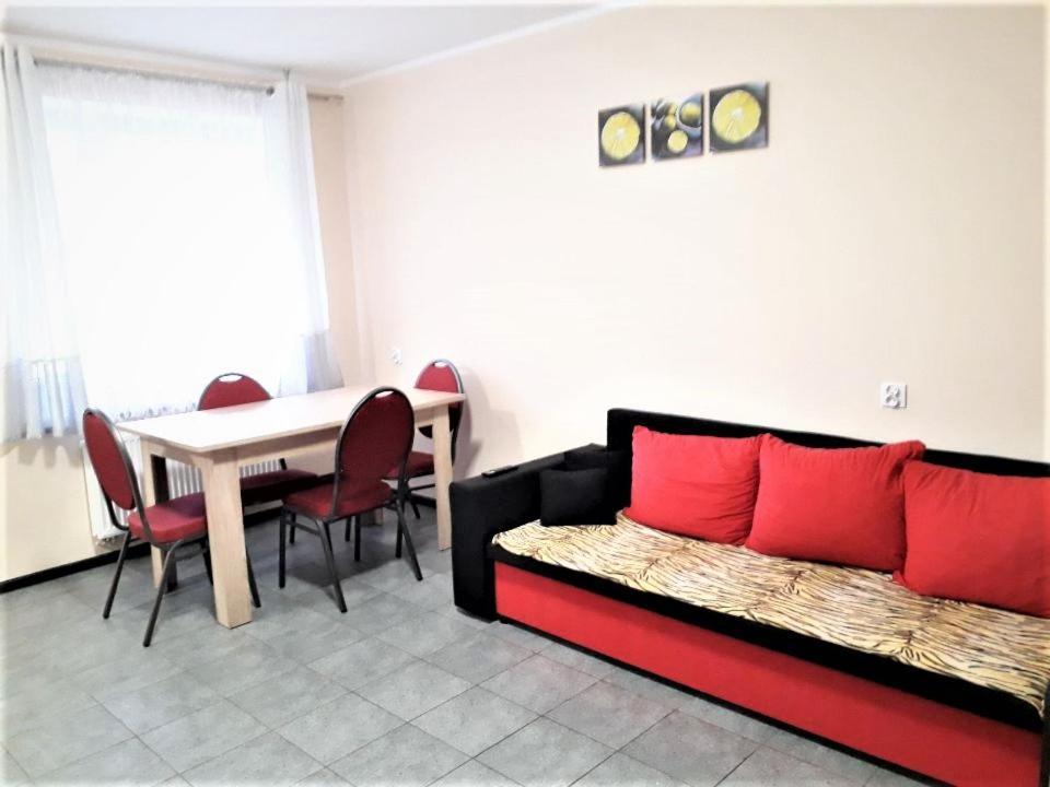 Ow Wilk - Pokoje I Domki Z Aneksami Kuchennymi, Parking, Plac Zabaw Łeba Exteriör bild