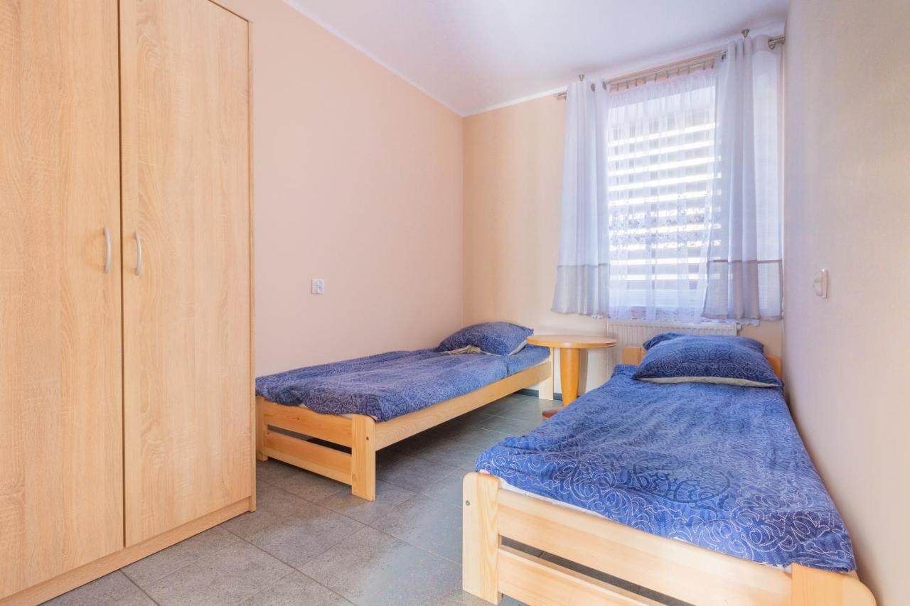 Ow Wilk - Pokoje I Domki Z Aneksami Kuchennymi, Parking, Plac Zabaw Łeba Exteriör bild