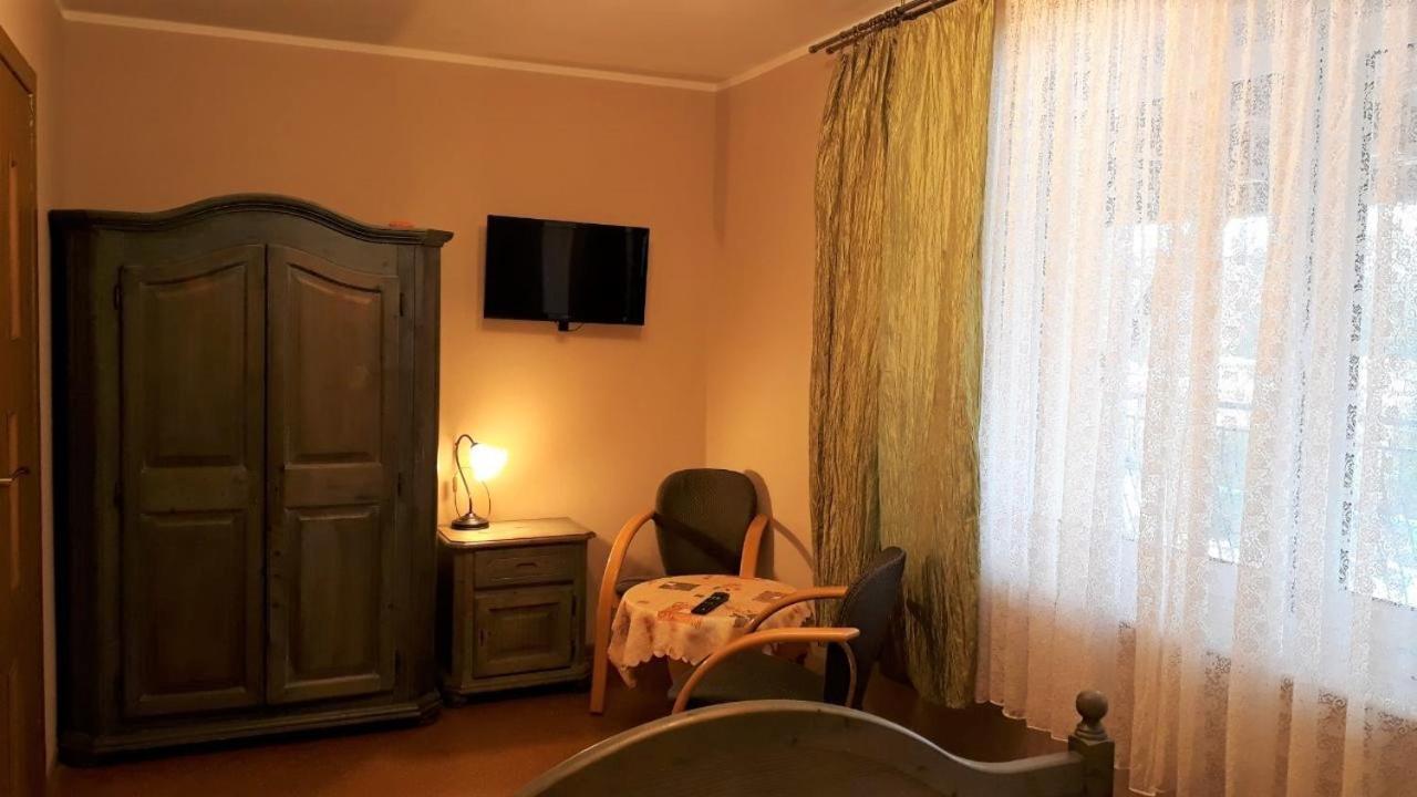 Ow Wilk - Pokoje I Domki Z Aneksami Kuchennymi, Parking, Plac Zabaw Łeba Exteriör bild